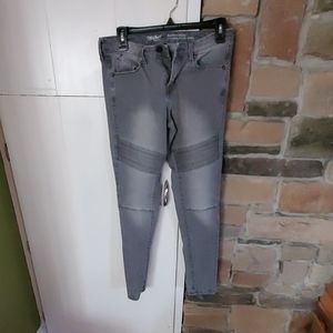 Mid rise skinny jeans